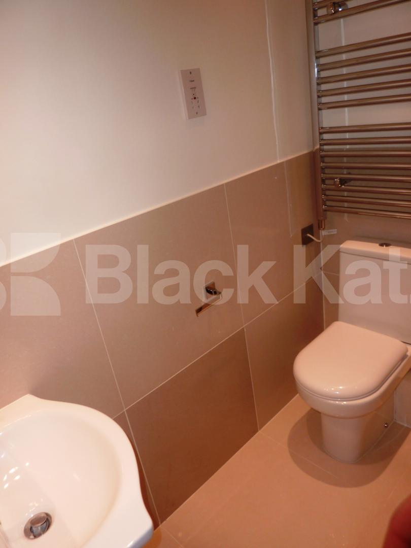 			New Instruction, Studio Apartment, 1 bath, 1 reception Flat			 Seven Sisters Road, FINSBURY PARK